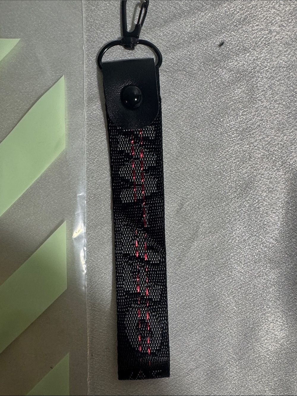 Off-White Clear Diagonal Stripe Phone Pouch with Red Tag and Black Strap🔥New! - Picture 2 of 4